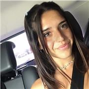 Traductora y profesora acreditada de inglés y francés nivel avanzado. Conocimiento de alemán nivel B1